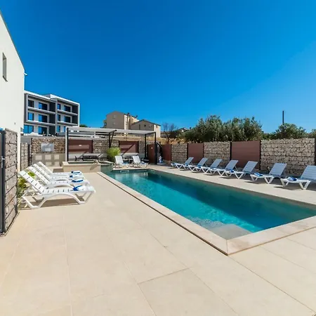 Pinna - Sv. Jerolim Pula