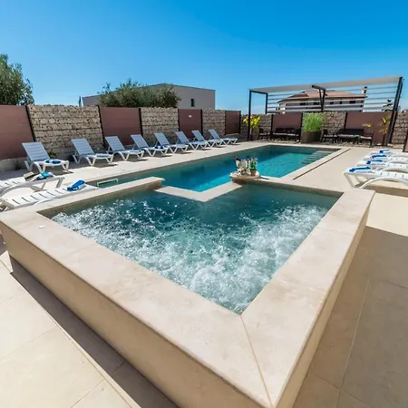 Apartman Pinna - Sv. Jerolim