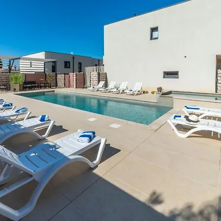 Pinna - Sv. Jerolim * Pula